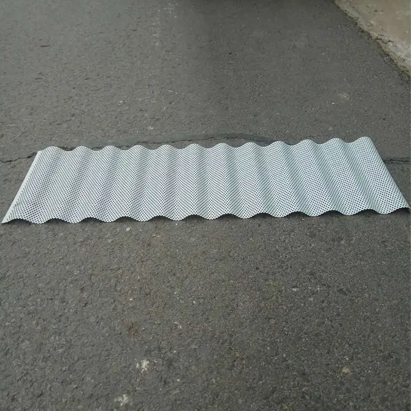 Paneles metálicos perfilados perforados
